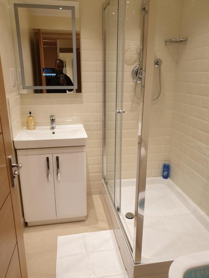 London Luxury Apartments 5 Min Walk From Ilford Station, With Free Parking Free Wifi Kültér fotó
