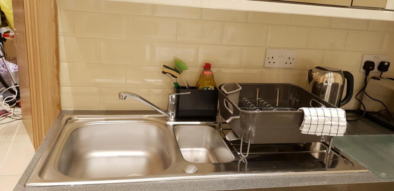 London Luxury Apartments 5 Min Walk From Ilford Station, With Free Parking Free Wifi Kültér fotó