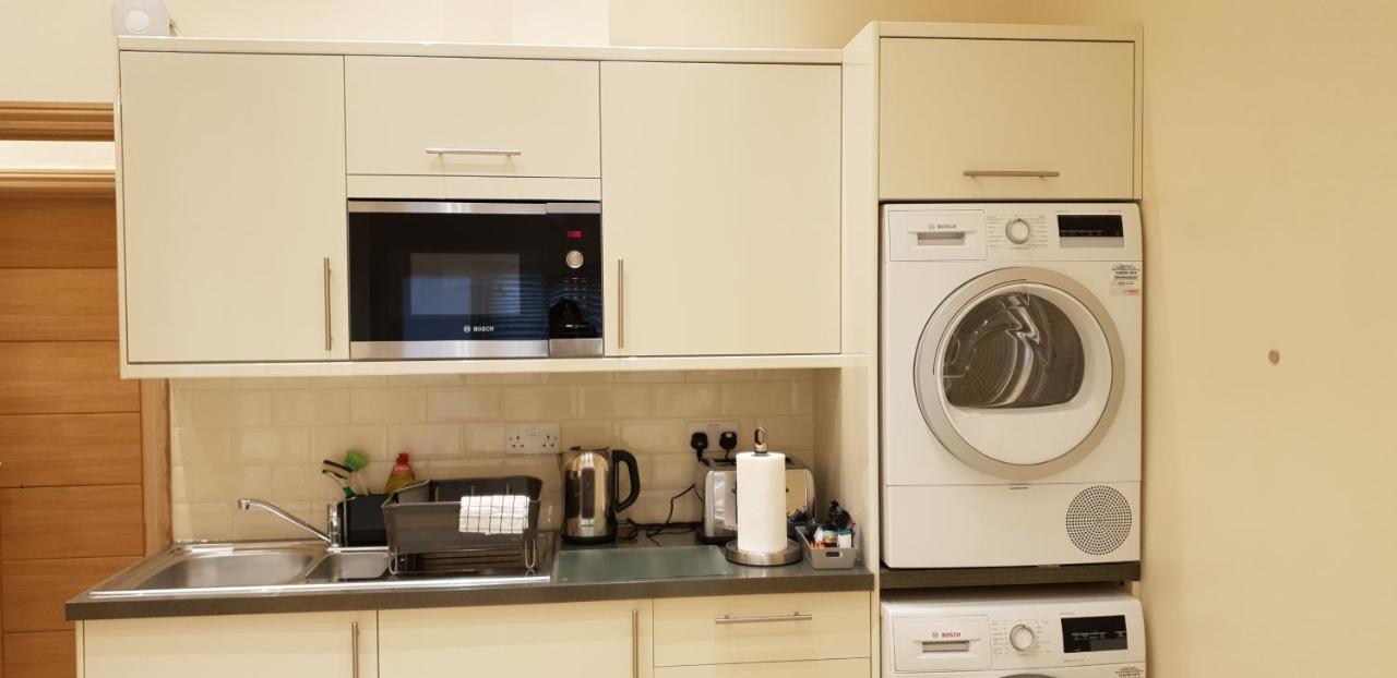 London Luxury Apartments 5 Min Walk From Ilford Station, With Free Parking Free Wifi Kültér fotó