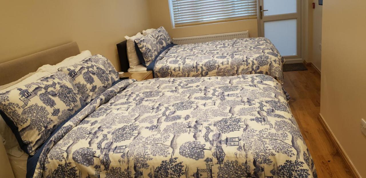 London Luxury Apartments 5 Min Walk From Ilford Station, With Free Parking Free Wifi Kültér fotó