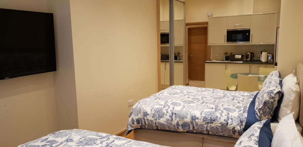 London Luxury Apartments 5 Min Walk From Ilford Station, With Free Parking Free Wifi Kültér fotó