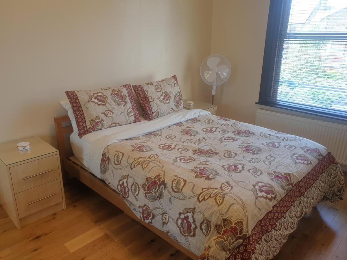 London Luxury Apartments 5 Min Walk From Ilford Station, With Free Parking Free Wifi Kültér fotó