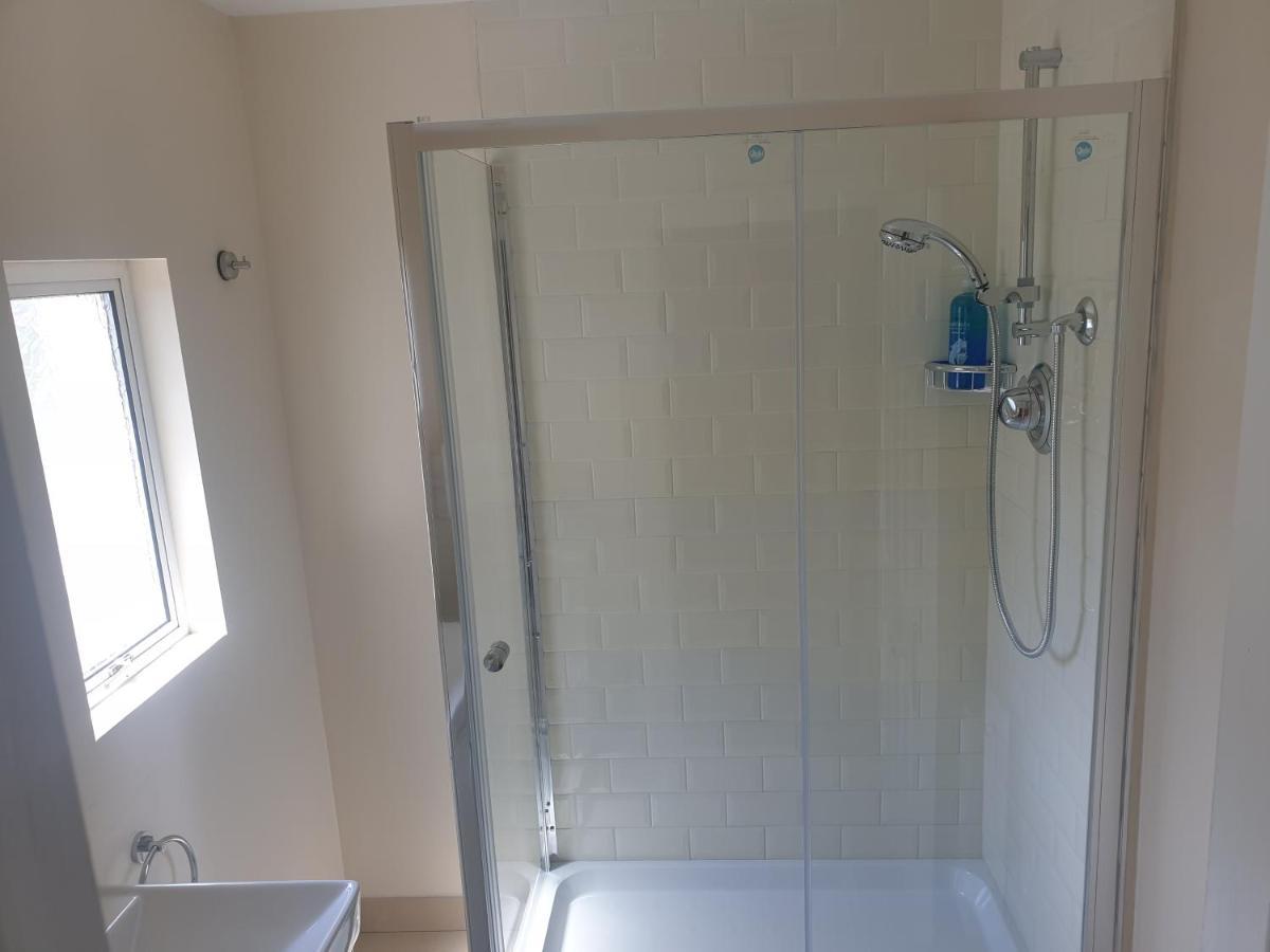 London Luxury Apartments 5 Min Walk From Ilford Station, With Free Parking Free Wifi Kültér fotó