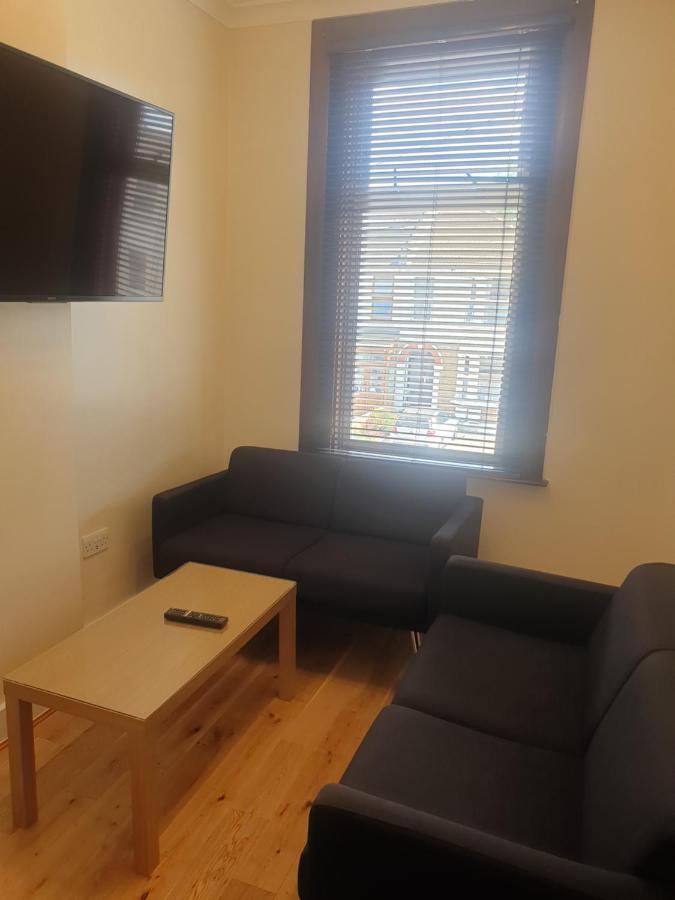 London Luxury Apartments 5 Min Walk From Ilford Station, With Free Parking Free Wifi Kültér fotó