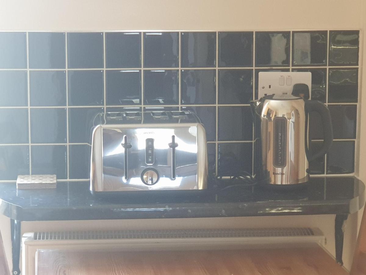 London Luxury Apartments 5 Min Walk From Ilford Station, With Free Parking Free Wifi Kültér fotó