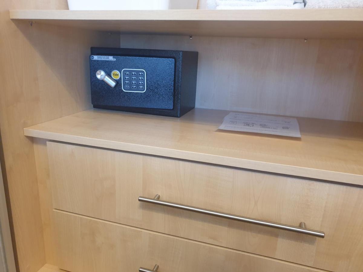 London Luxury Apartments 5 Min Walk From Ilford Station, With Free Parking Free Wifi Kültér fotó