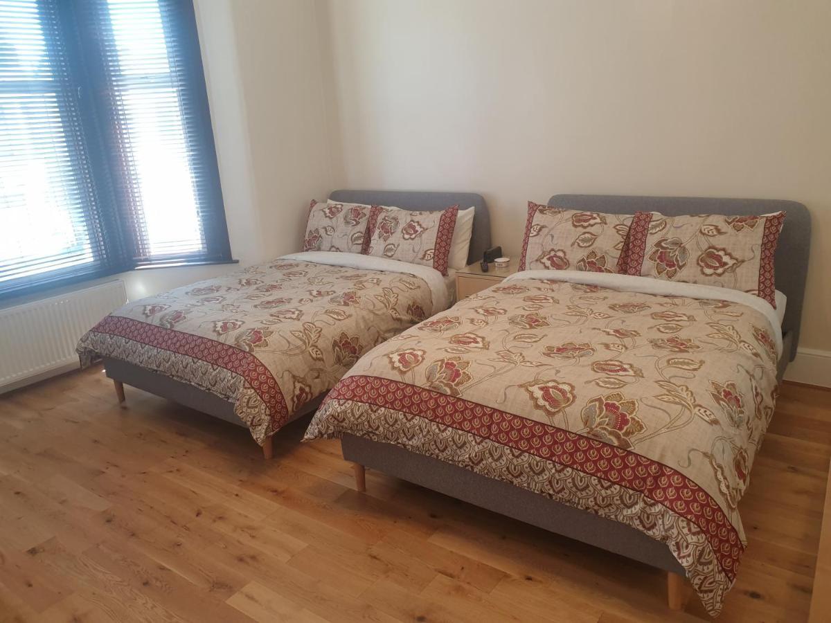 London Luxury Apartments 5 Min Walk From Ilford Station, With Free Parking Free Wifi Kültér fotó